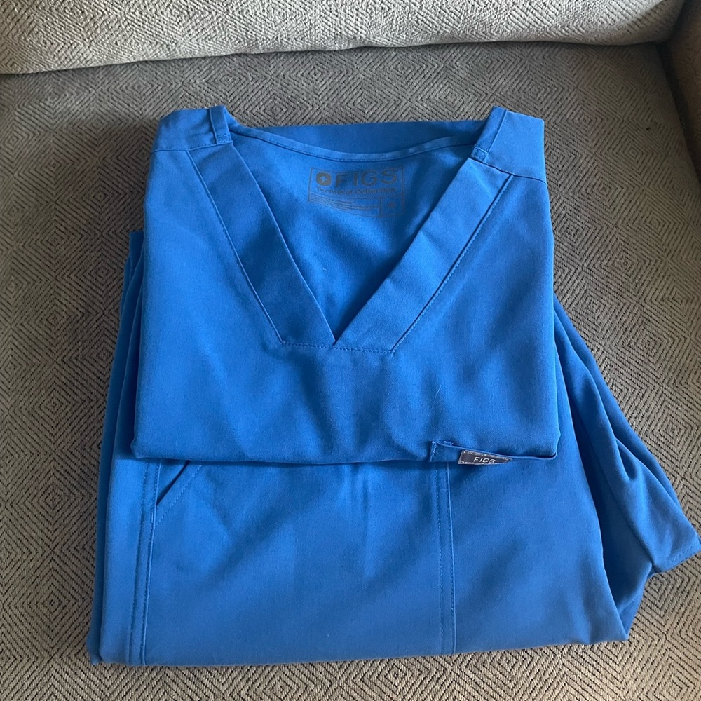 Fig brand scrubs top and bottoms XL - Technical Collection